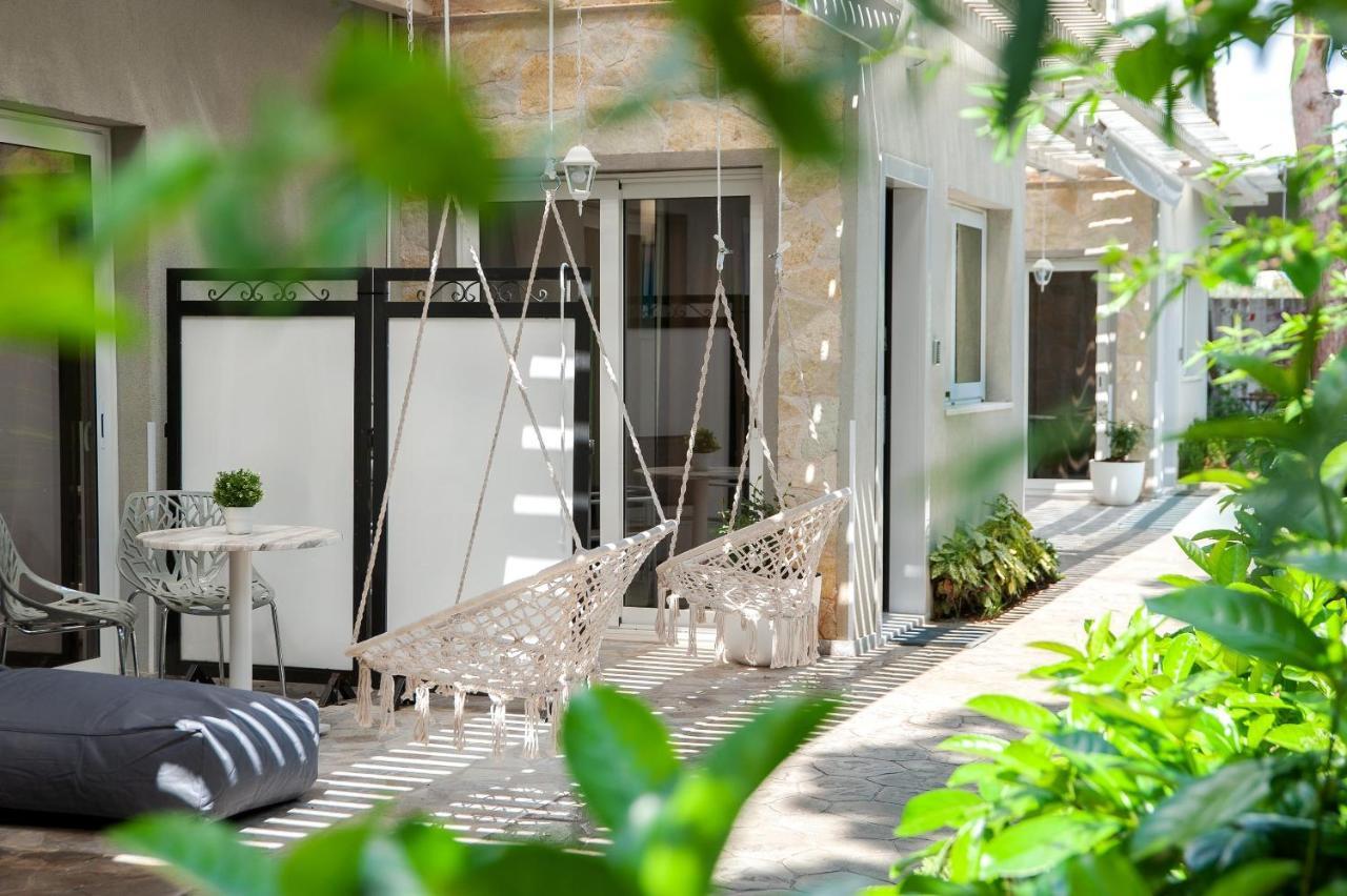 Alekos Luxury Suites Free 24H Transportation From - To Airport Artemida  Exterior photo