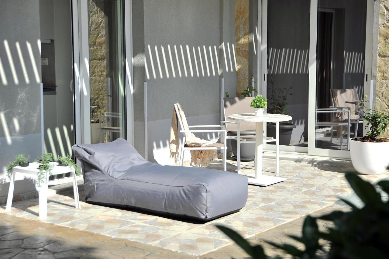 Alekos Luxury Suites Free 24H Transportation From - To Airport Artemida  Exterior photo
