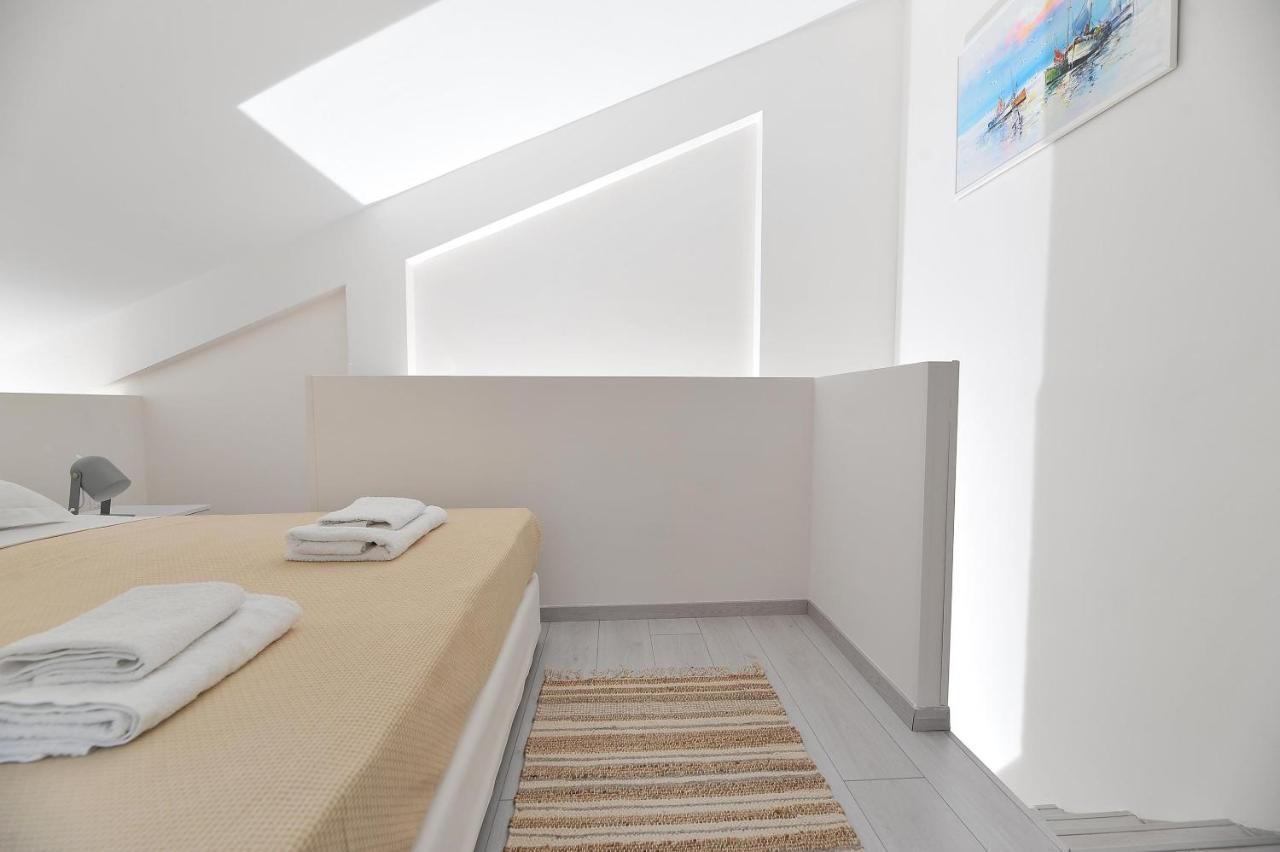 Alekos Luxury Suites Free 24H Transportation From - To Airport Artemida  Exterior photo