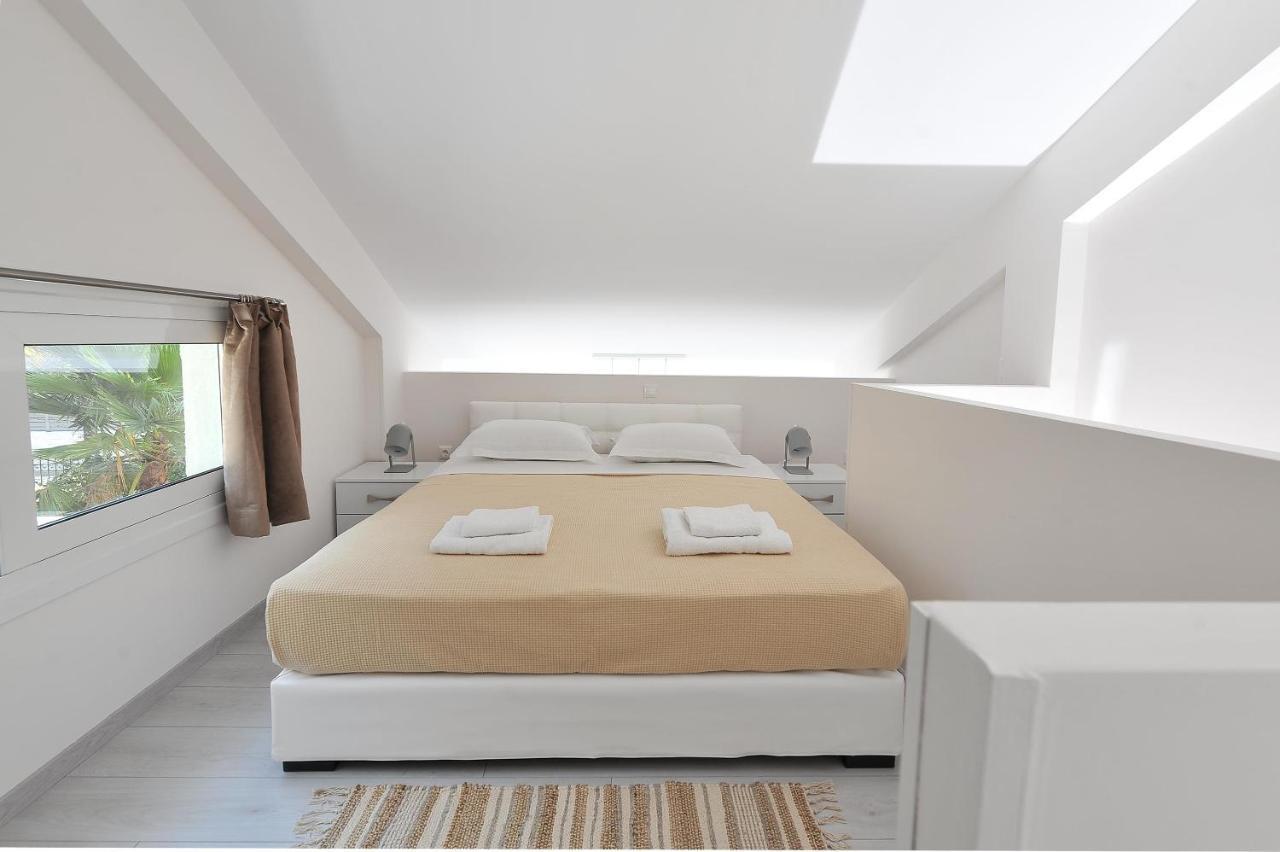 Alekos Luxury Suites Free 24H Transportation From - To Airport Artemida  Exterior photo