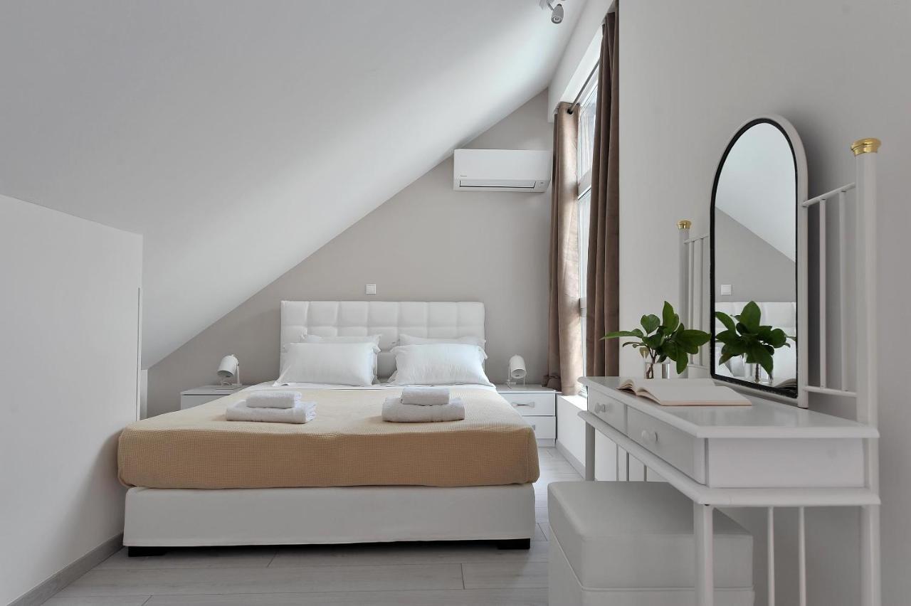Alekos Luxury Suites Free 24H Transportation From - To Airport Artemida  Exterior photo