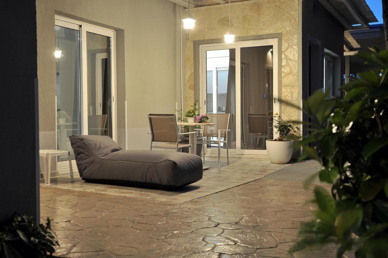 Alekos Luxury Suites Free 24H Transportation From - To Airport Artemida  Exterior photo
