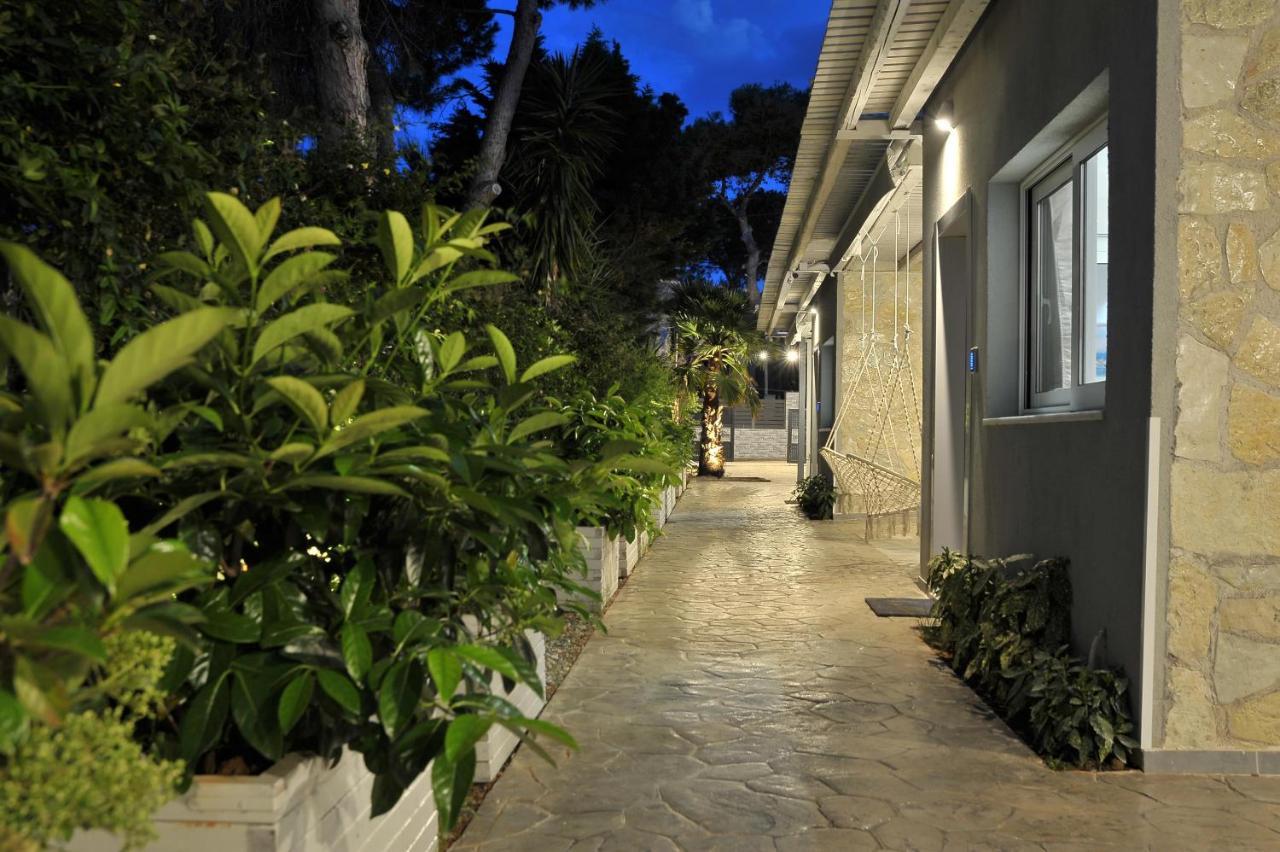Alekos Luxury Suites Free 24H Transportation From - To Airport Artemida  Exterior photo