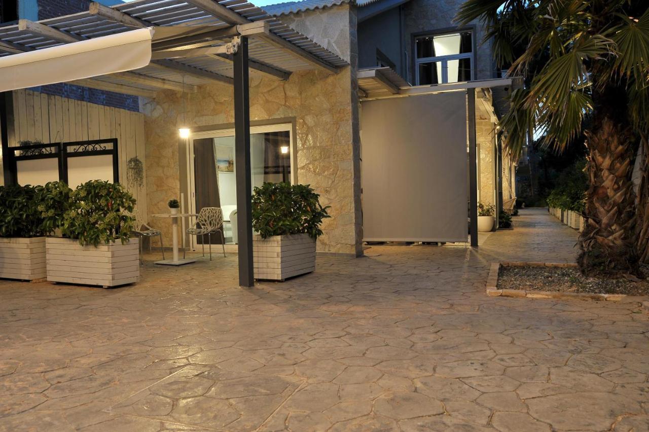 Alekos Luxury Suites Free 24H Transportation From - To Airport Artemida  Exterior photo