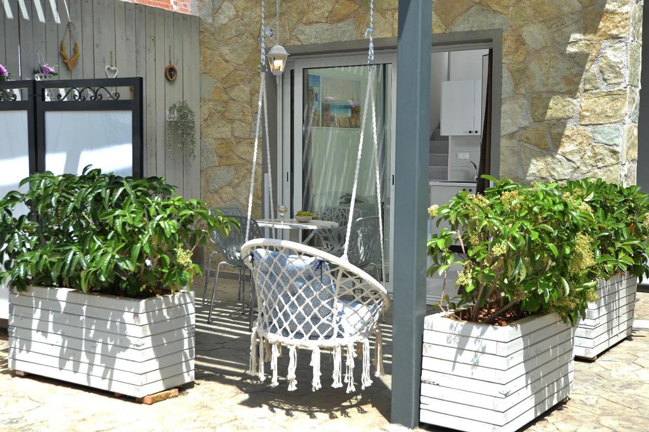 Alekos Luxury Suites Free 24H Transportation From - To Airport Artemida  Exterior photo