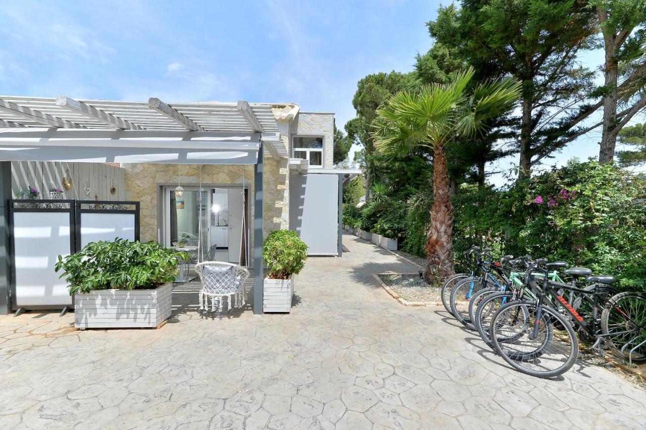 Alekos Luxury Suites Free 24H Transportation From - To Airport Artemida  Exterior photo