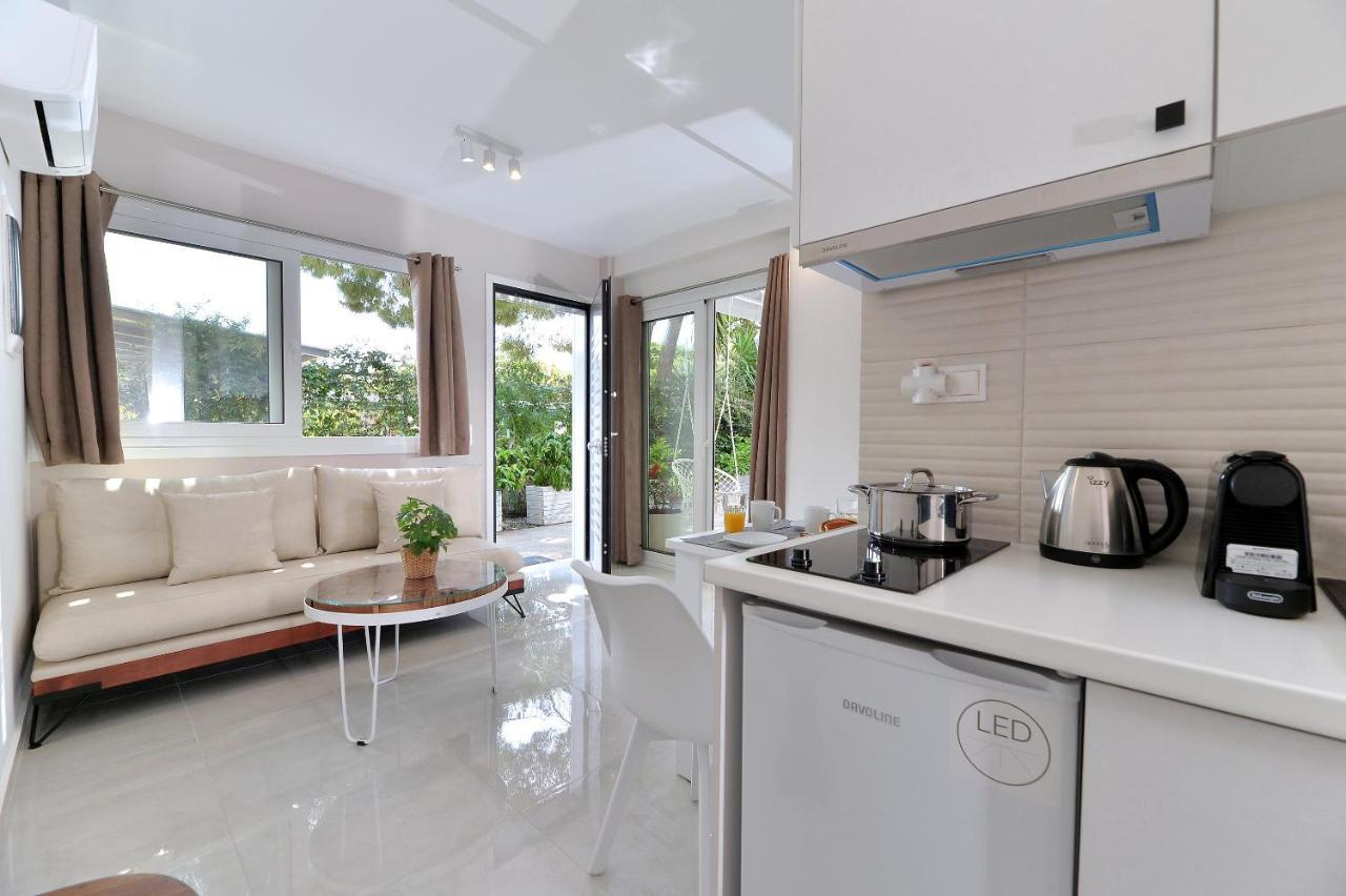 Alekos Luxury Suites Free 24H Transportation From - To Airport Artemida  Exterior photo