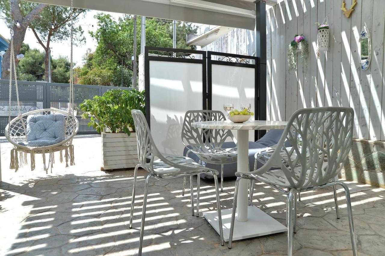 Alekos Luxury Suites Free 24H Transportation From - To Airport Artemida  Exterior photo