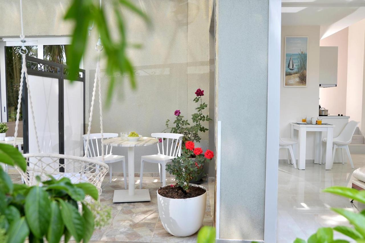 Alekos Luxury Suites Free 24H Transportation From - To Airport Artemida  Exterior photo